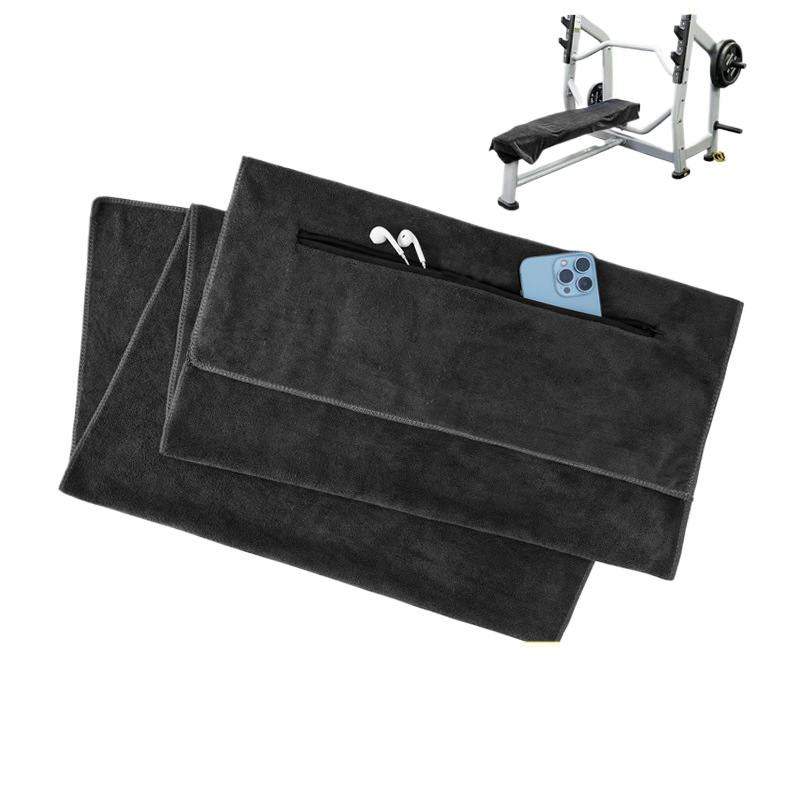 Fitness towel with zipper pocket